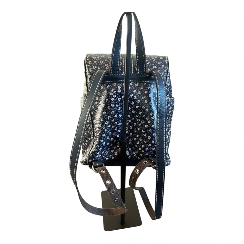 Patricia Nash Denim Daisies Leather Dark Blue Floral Mini Backpack - Picture 2 of 8